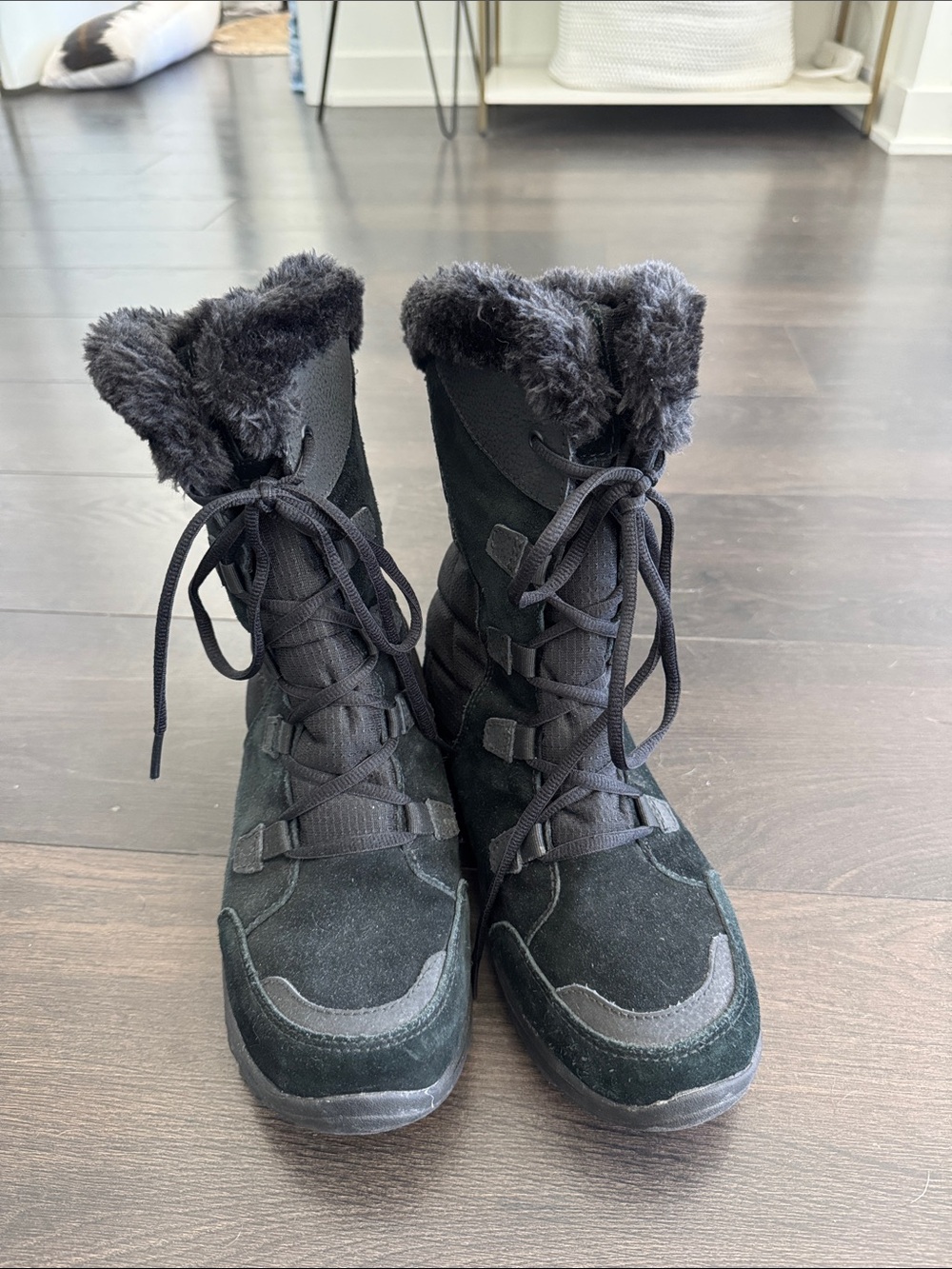 Columbia Winter Furry Boots 9.5 Black - Picture 2 of 5